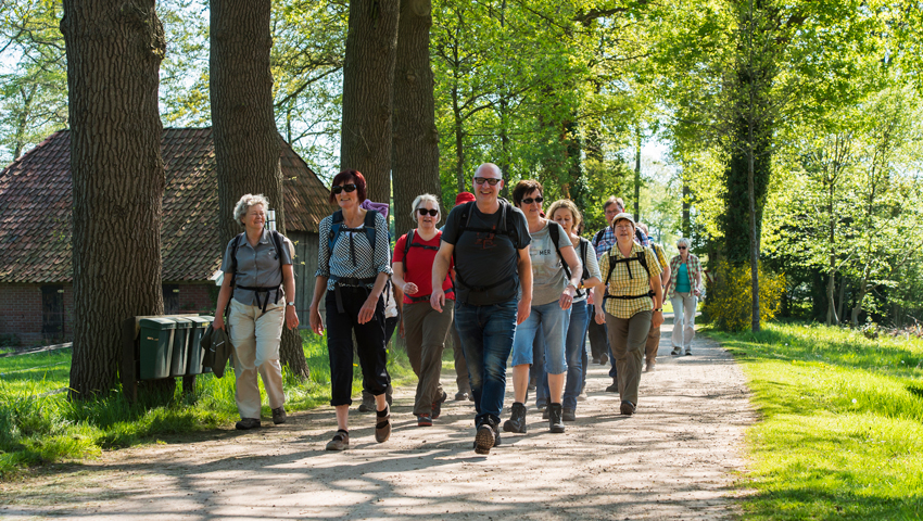 wandelnieuws groep wandelaars winterswijk