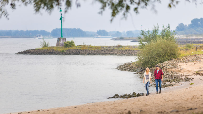 wandelnieuws bergendal strandje bij de waal rechten visit arnhem nijmegen i.s.m. ministerie van beeld