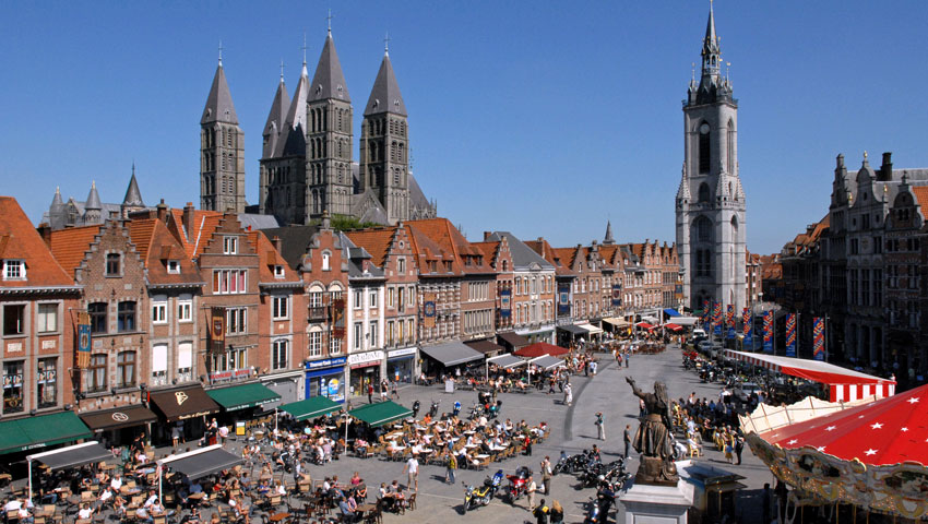 wandelvakantie tournai foto wbt j.jeanmart tournai grote markt