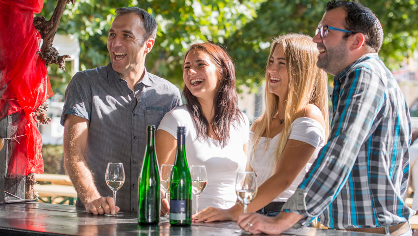 wandelvakantie weinprobe c tourist information ferienland cochem